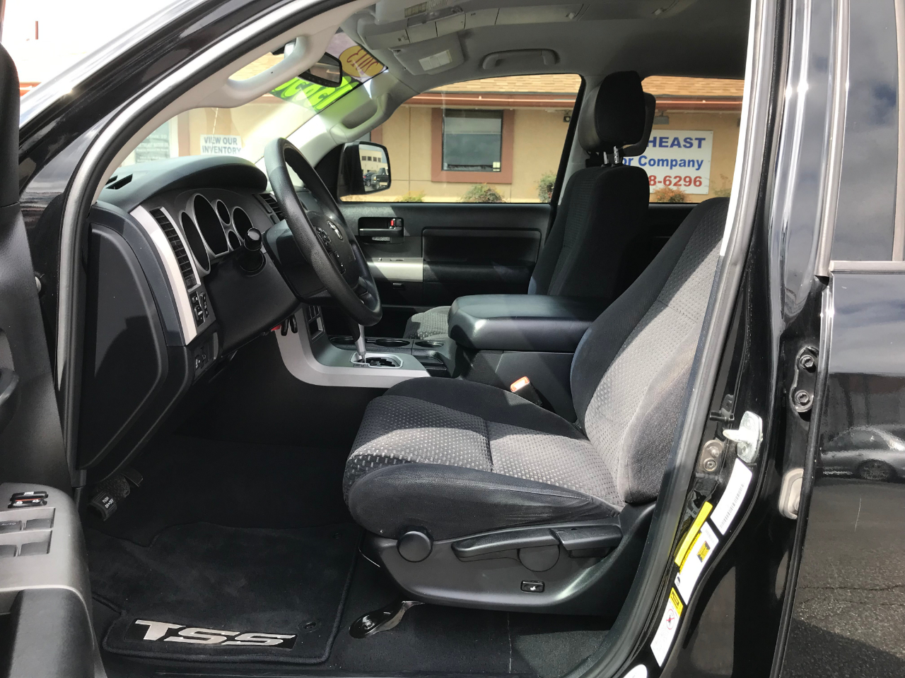 Toyota Tundra Tundra-Grade CrewMax 4.6L 2WD 2013