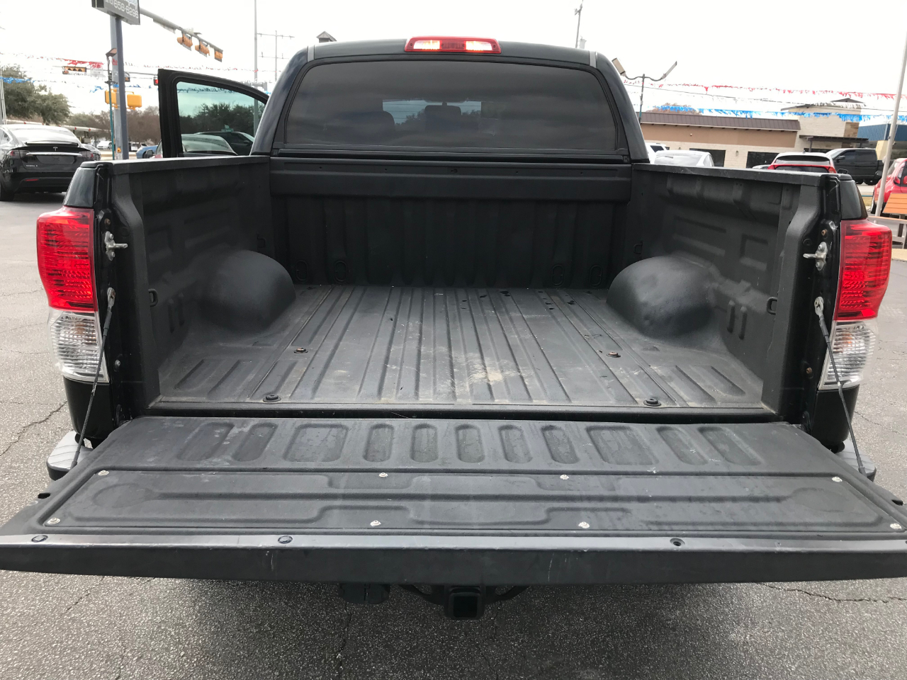 Toyota Tundra Tundra-Grade CrewMax 4.6L 2WD 2013