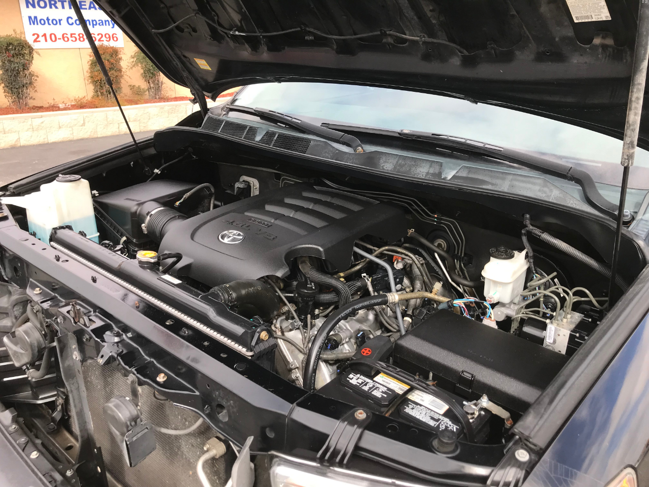 Toyota Tundra Tundra-Grade CrewMax 4.6L 2WD 2013