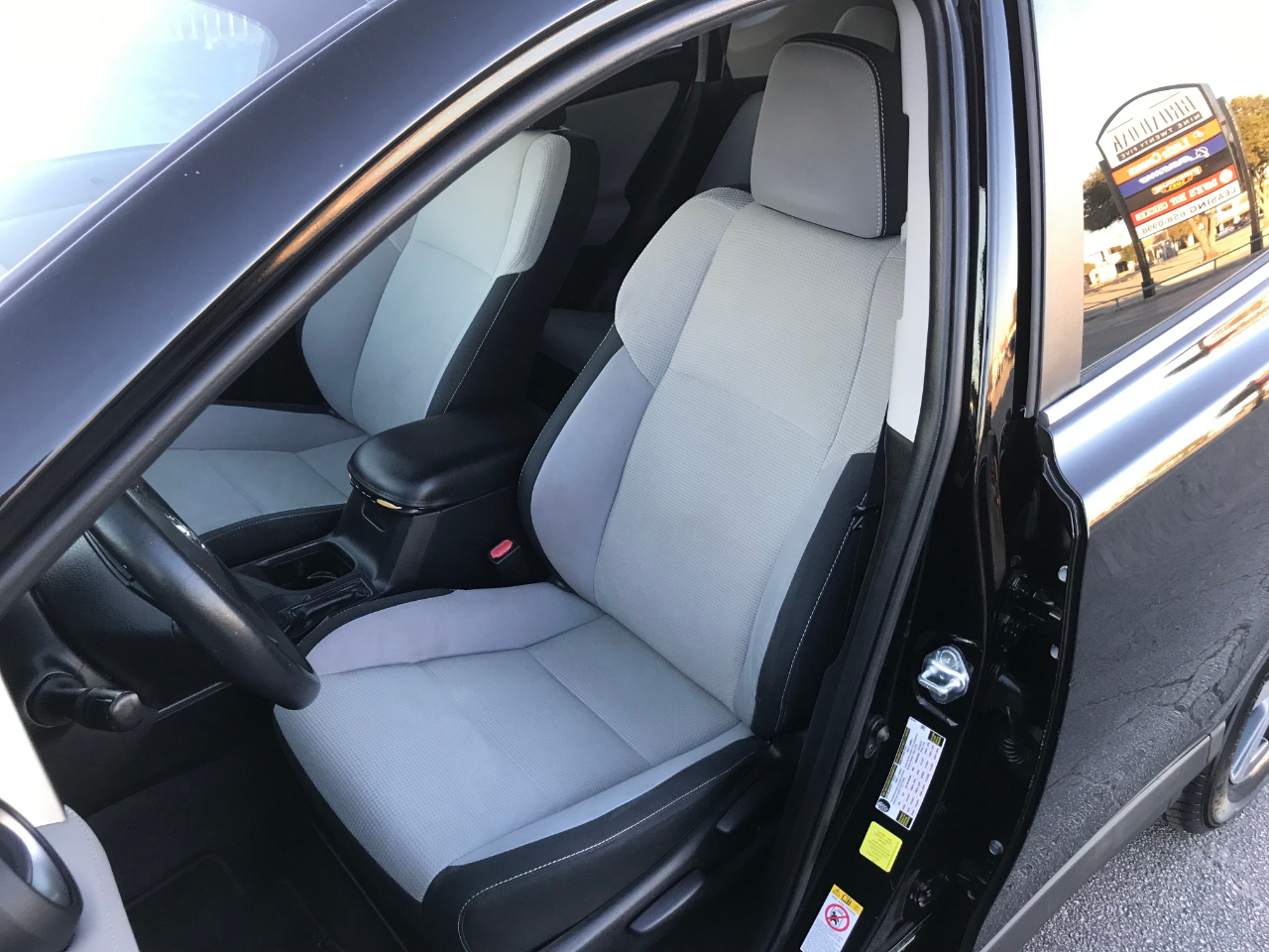 Toyota RAV4 XLE FWD 2017