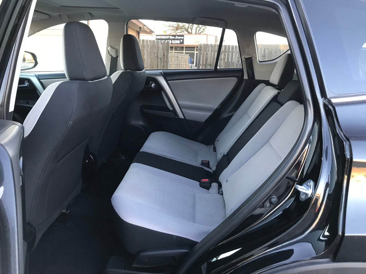 Toyota RAV4 XLE FWD 2017