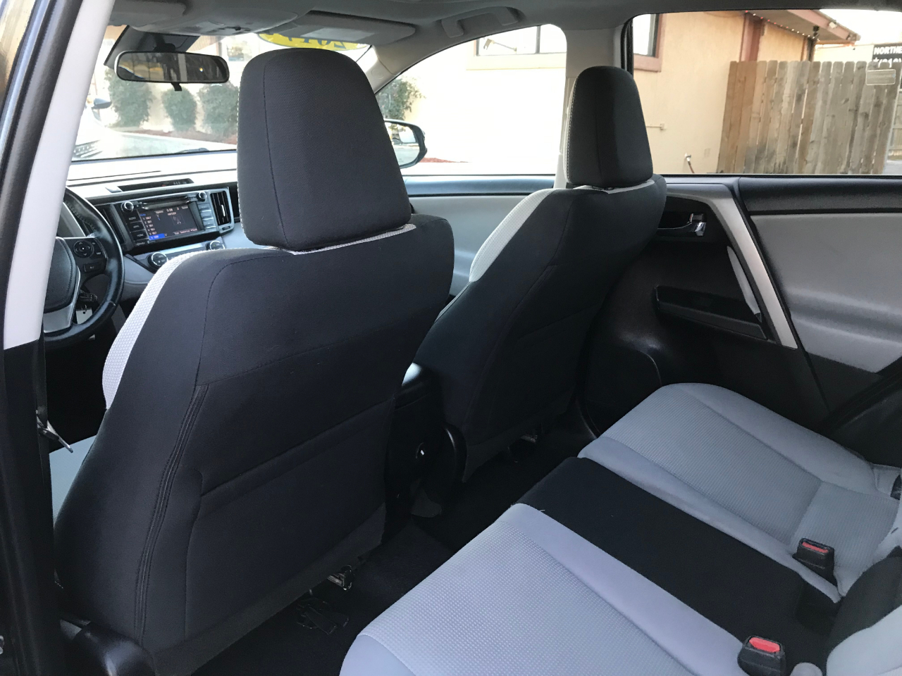 Toyota RAV4 XLE FWD 2017