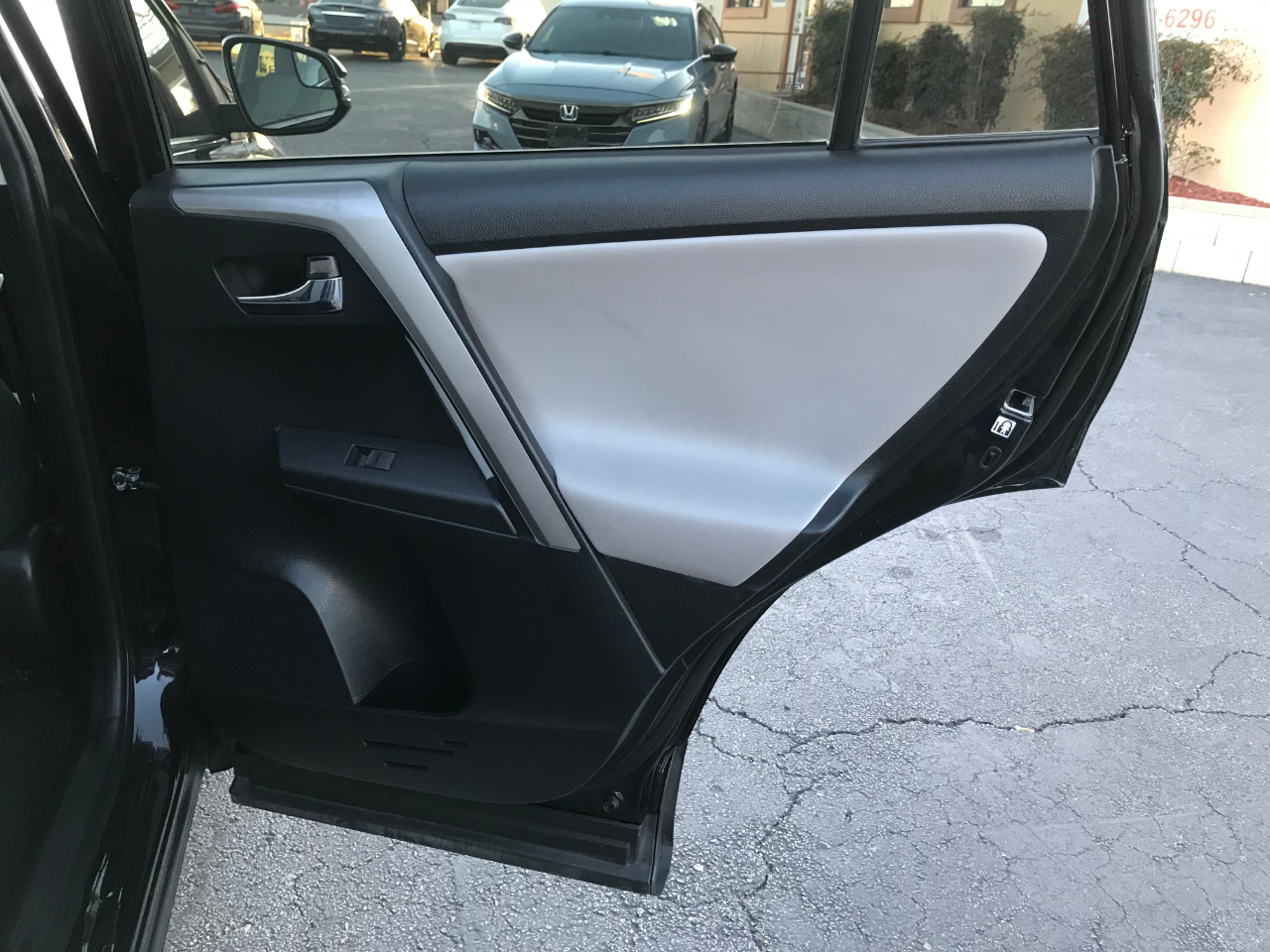 Toyota RAV4 XLE FWD 2017