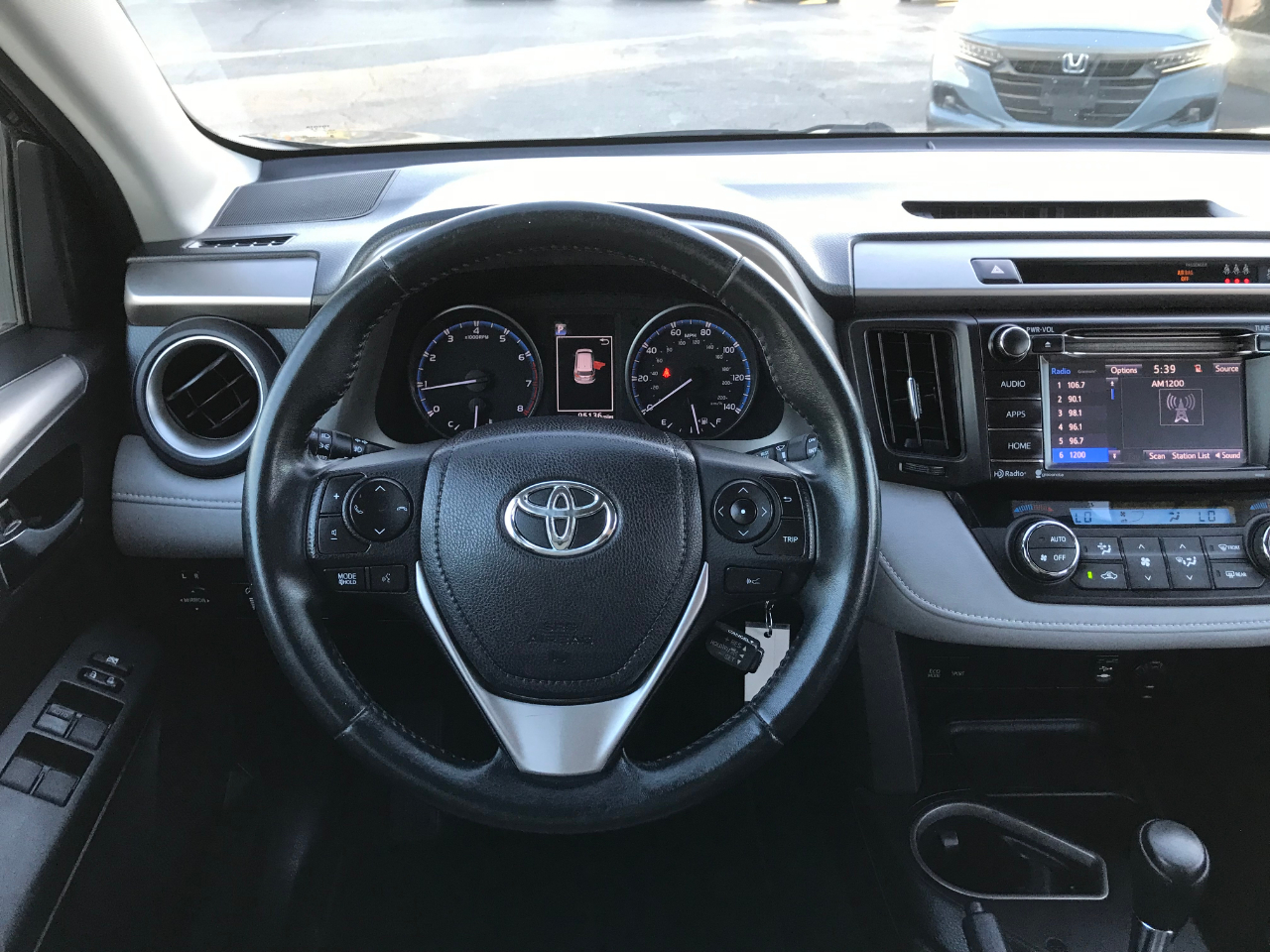 Toyota RAV4 XLE FWD 2017