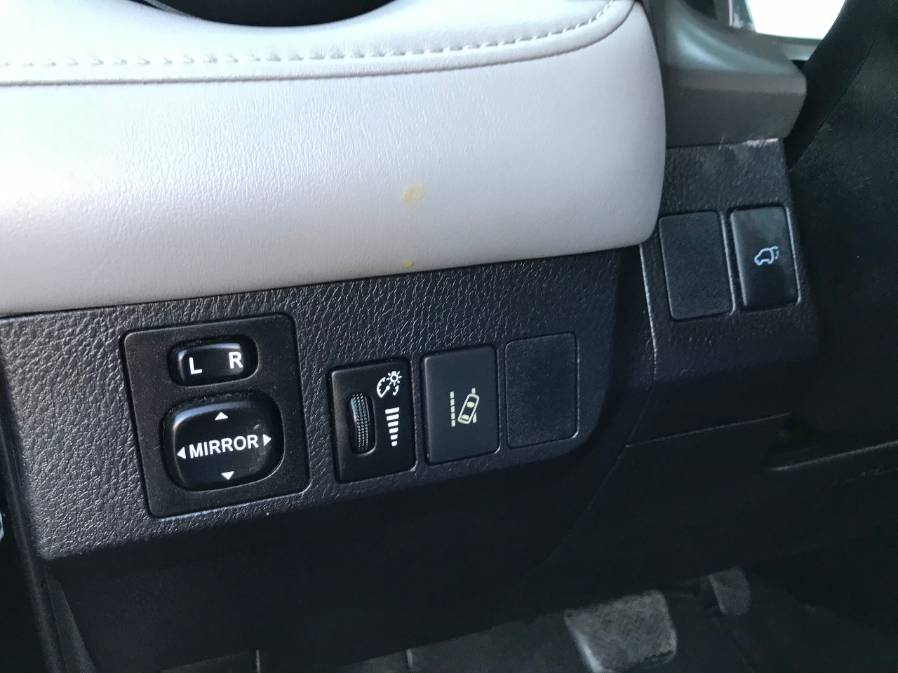 Toyota RAV4 XLE FWD 2017