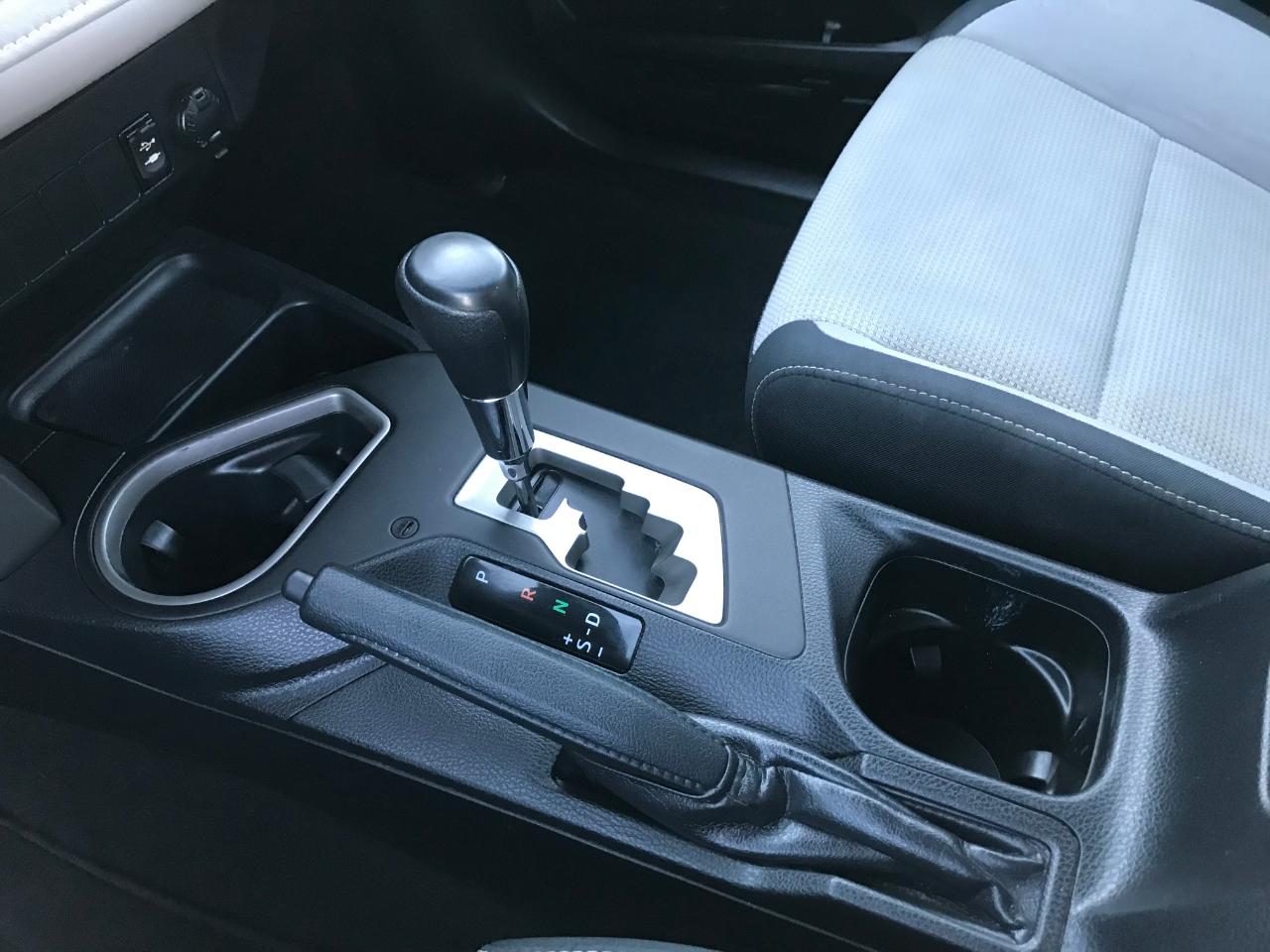 Toyota RAV4 XLE FWD 2017