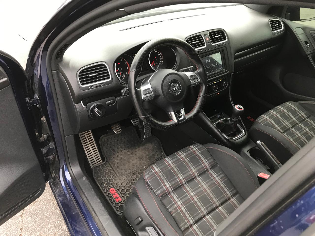 Volkswagen GTI 4-door 2012