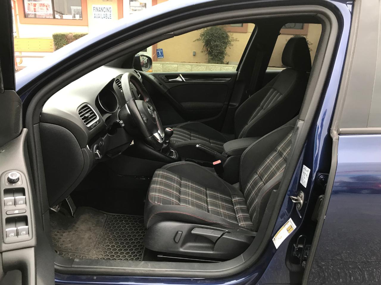 Volkswagen GTI 4-door 2012