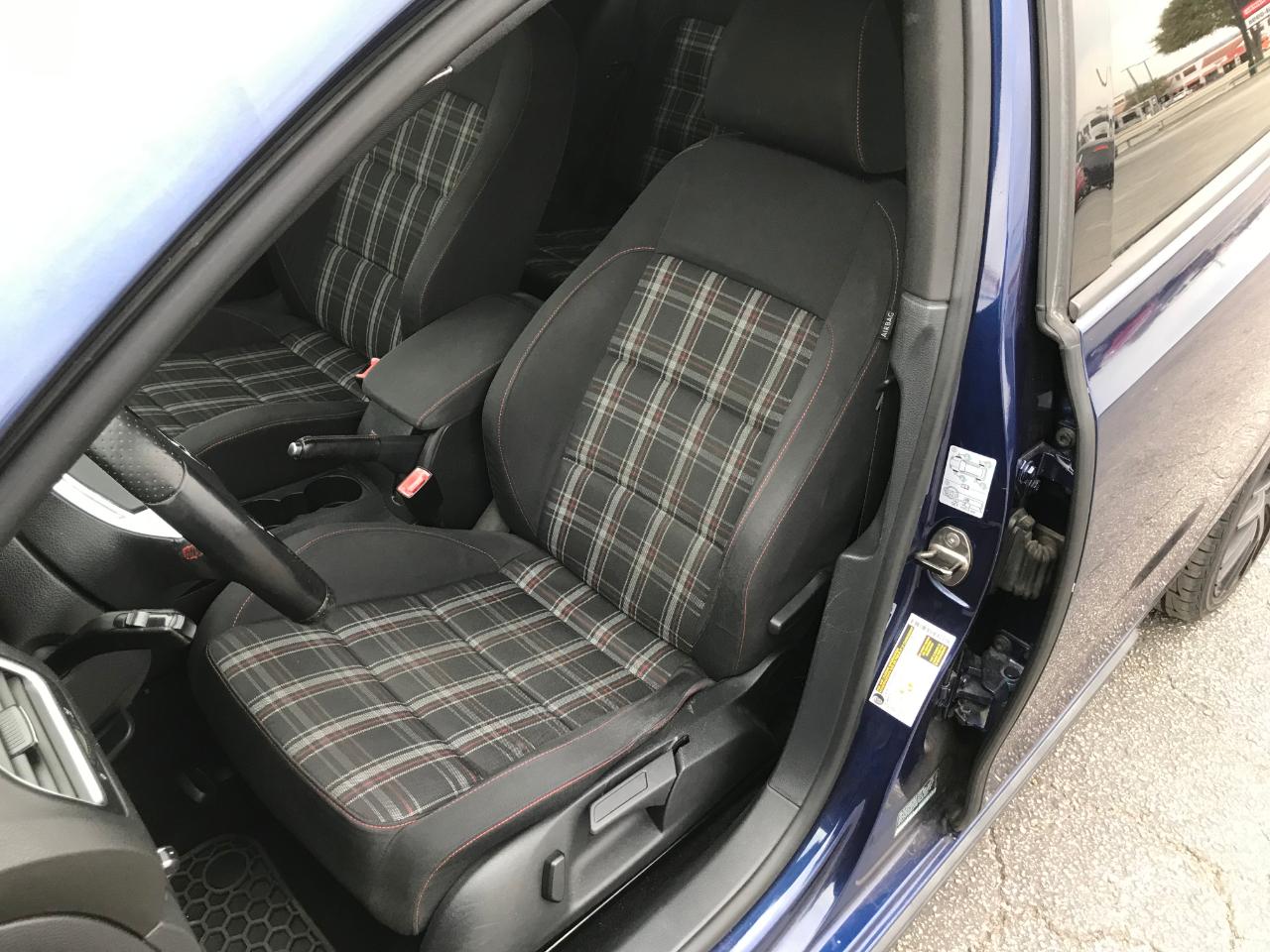 Volkswagen GTI 4-door 2012