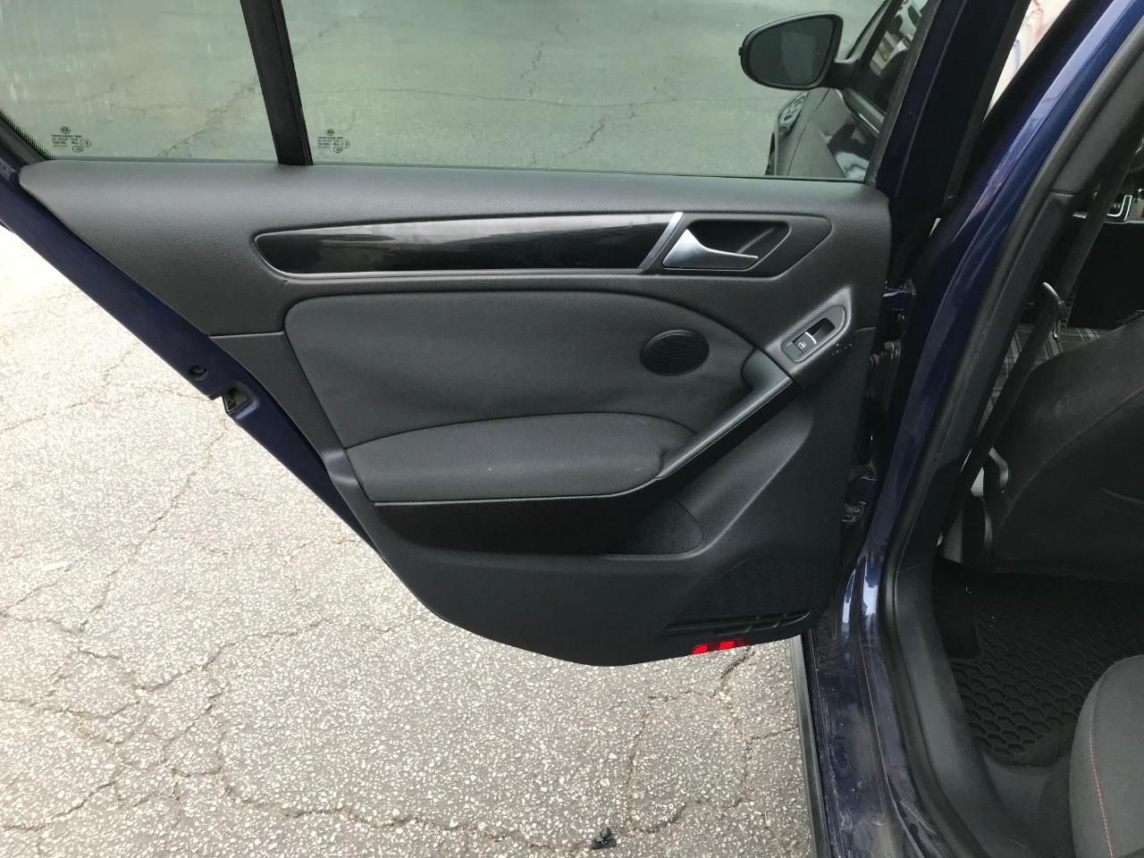 Volkswagen GTI 4-door 2012