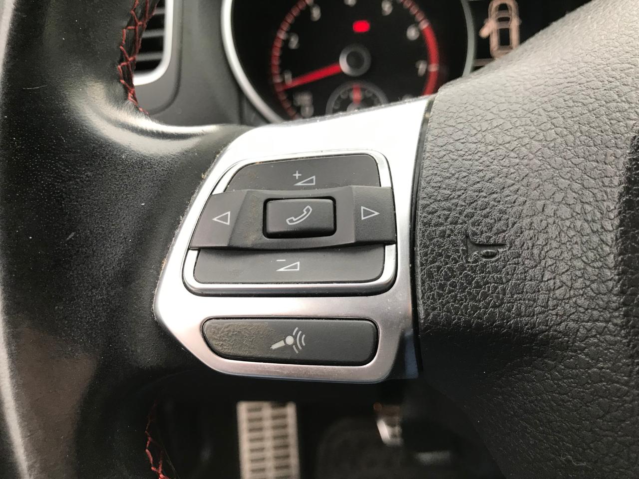 Volkswagen GTI 4-door 2012