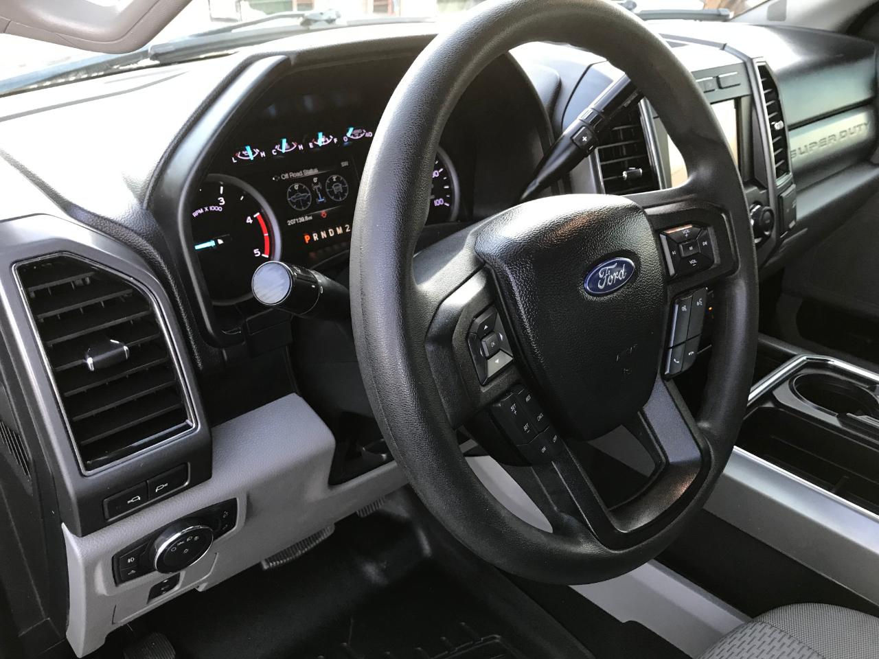 Ford F-250 SD XLT Crew Cab 4WD 2019