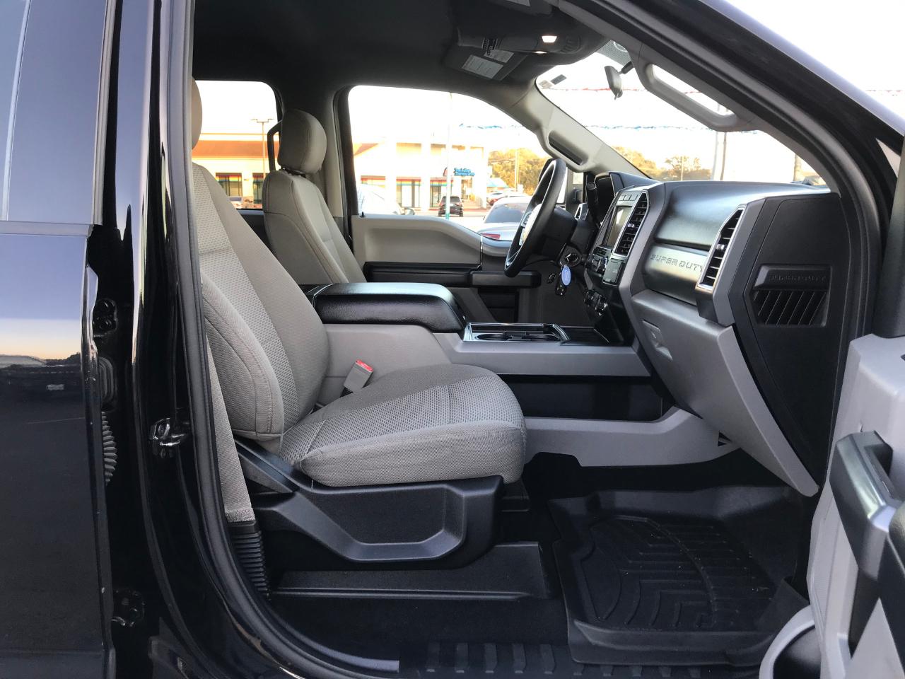 Ford F-250 SD XLT Crew Cab 4WD 2019