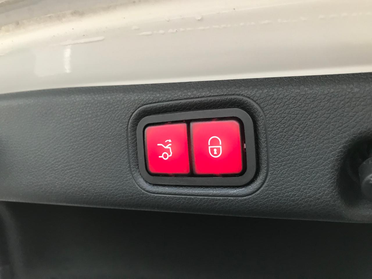 Mercedes-Benz E-Class E300 Luxury Sedan 2019