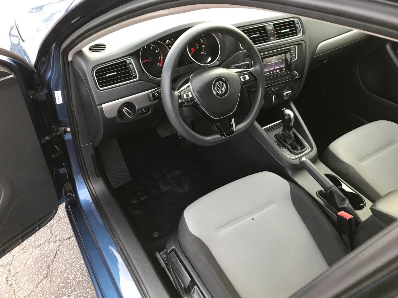 Volkswagen Jetta 1.4T S 6A 2018
