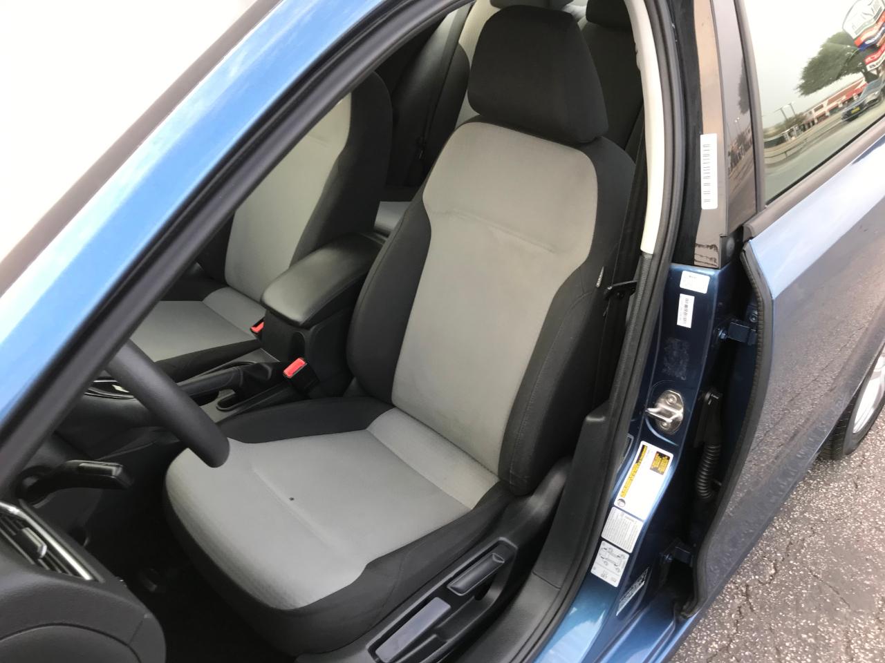 Volkswagen Jetta 1.4T S 6A 2018