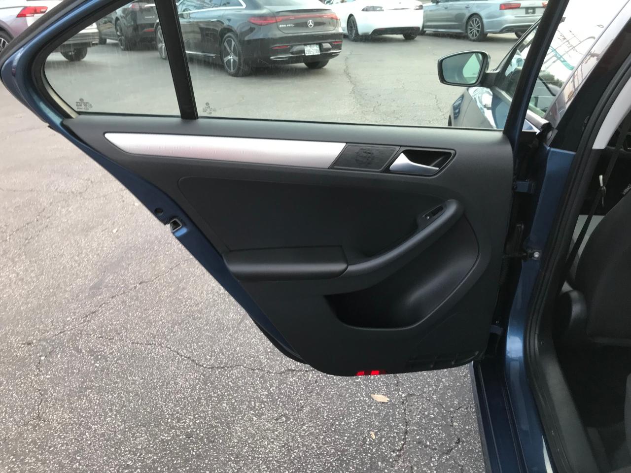 Volkswagen Jetta 1.4T S 6A 2018