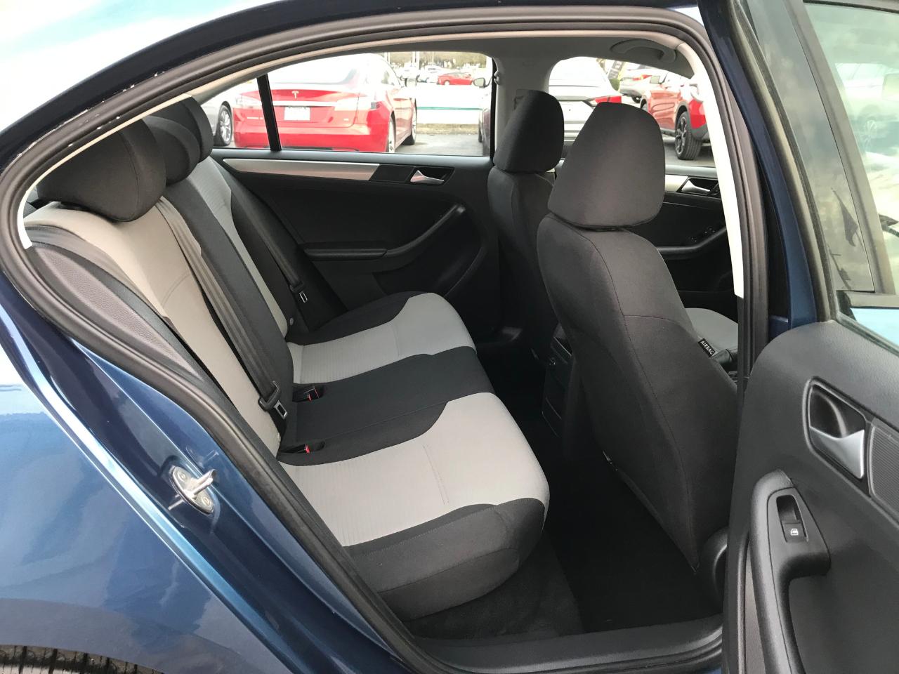 Volkswagen Jetta 1.4T S 6A 2018