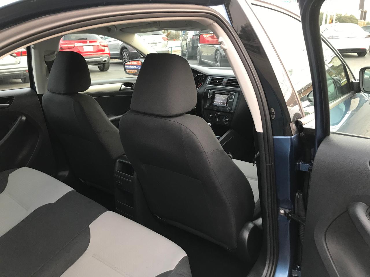 Volkswagen Jetta 1.4T S 6A 2018