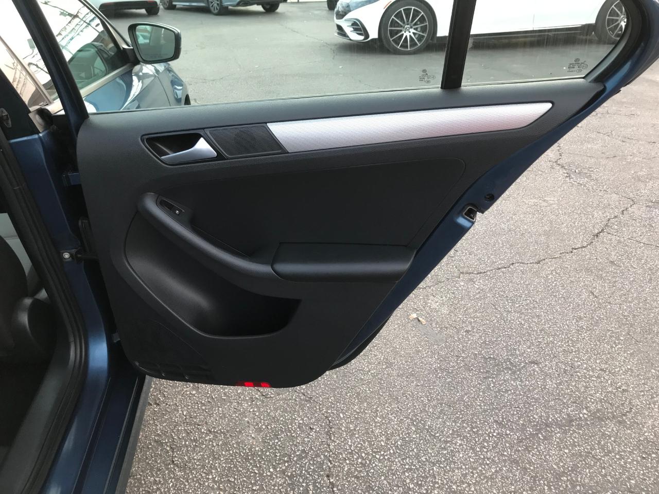 Volkswagen Jetta 1.4T S 6A 2018