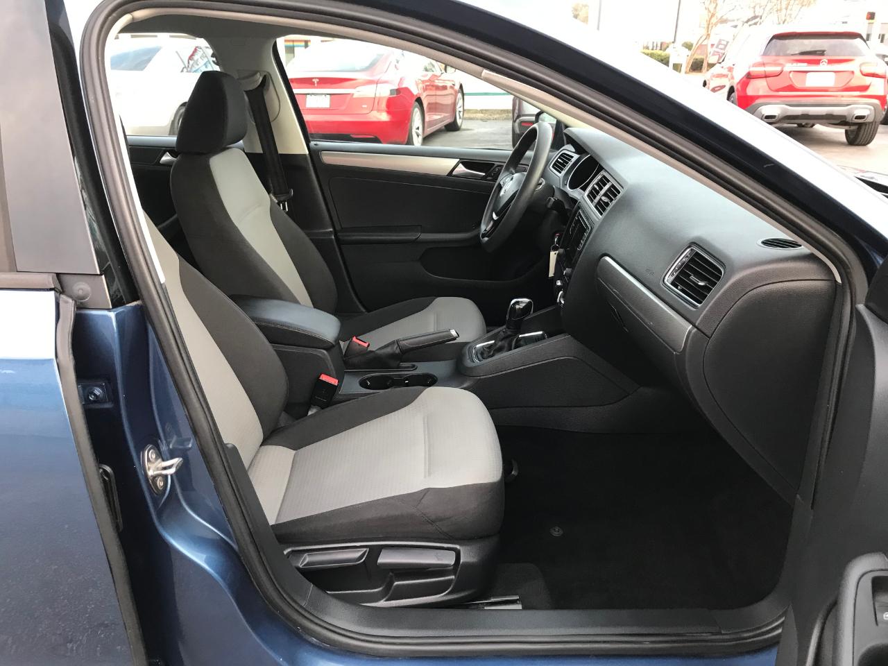 Volkswagen Jetta 1.4T S 6A 2018