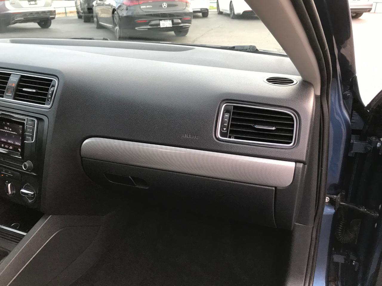 Volkswagen Jetta 1.4T S 6A 2018