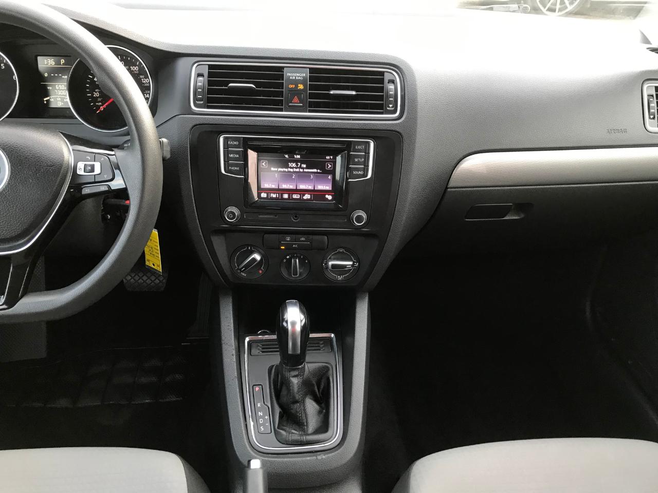 Volkswagen Jetta 1.4T S 6A 2018