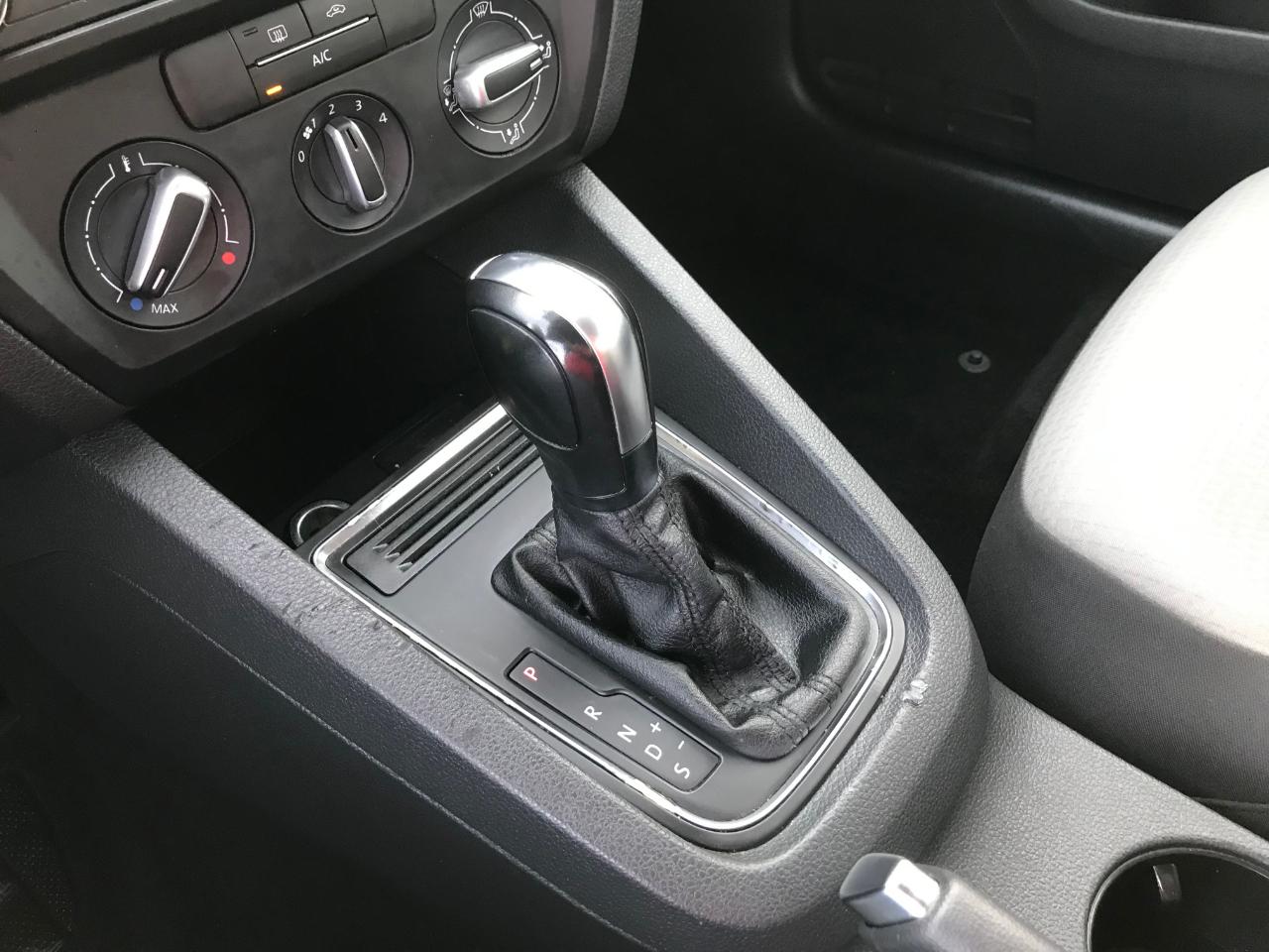 Volkswagen Jetta 1.4T S 6A 2018