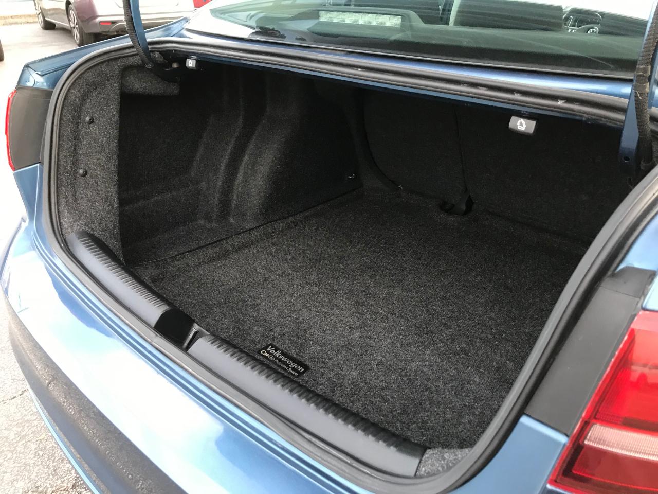 Volkswagen Jetta 1.4T S 6A 2018