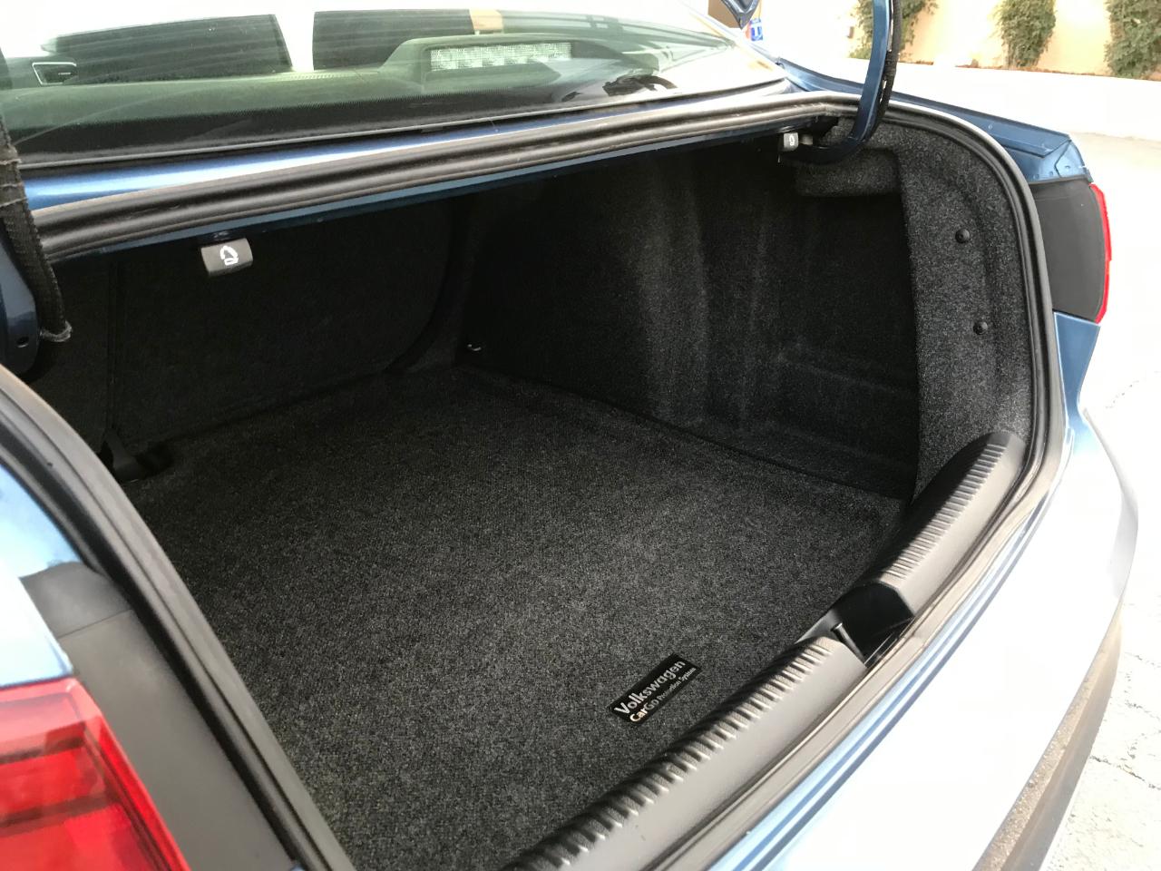 Volkswagen Jetta 1.4T S 6A 2018