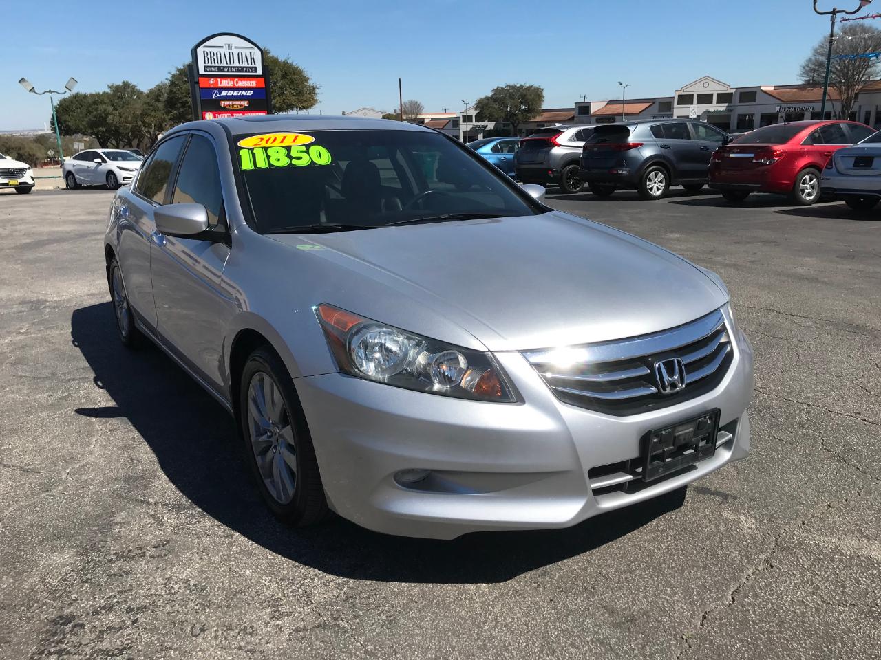 Honda Accord EX-L V-6 Sedan AT 2011