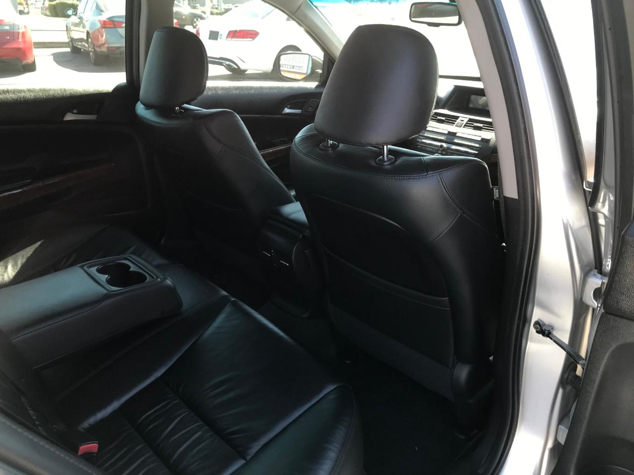 Honda Accord EX-L V-6 Sedan AT 2011