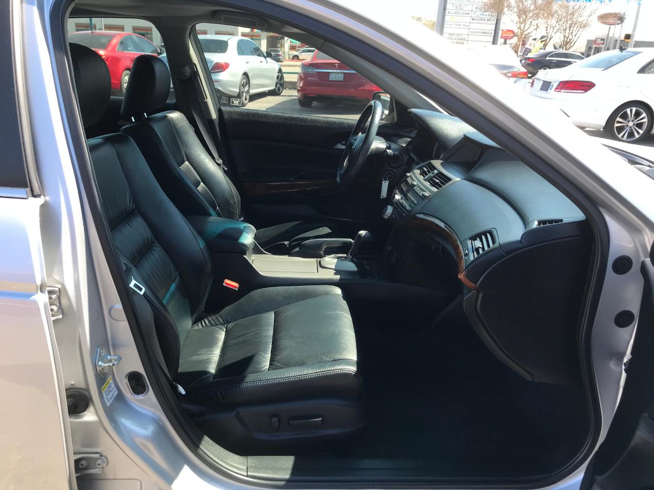 Honda Accord EX-L V-6 Sedan AT 2011