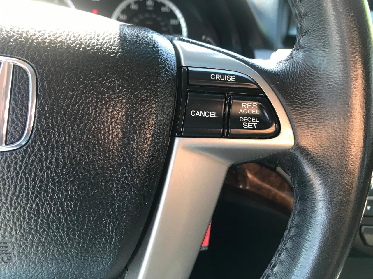 Honda Accord EX-L V-6 Sedan AT 2011