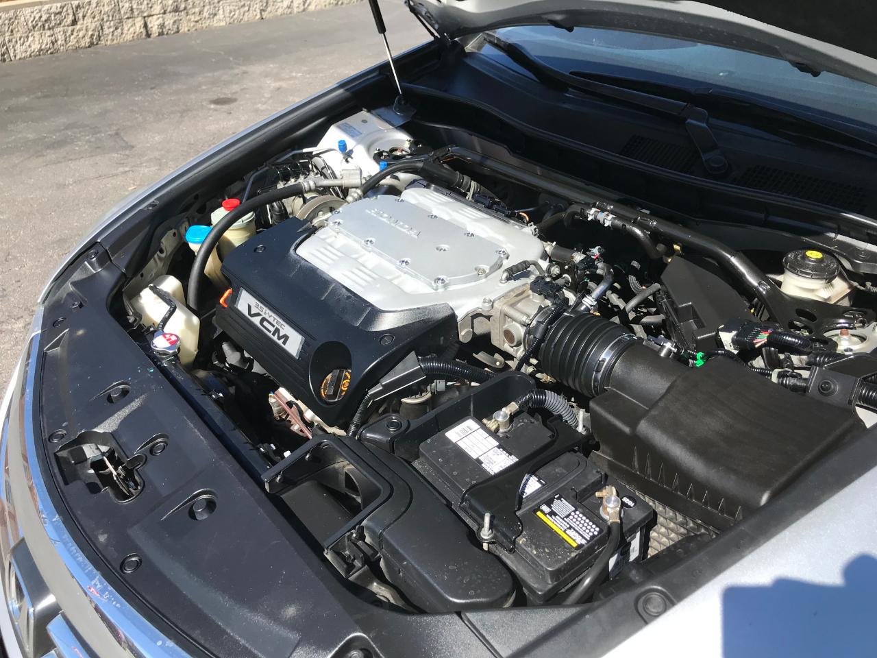 Honda Accord EX-L V-6 Sedan AT 2011