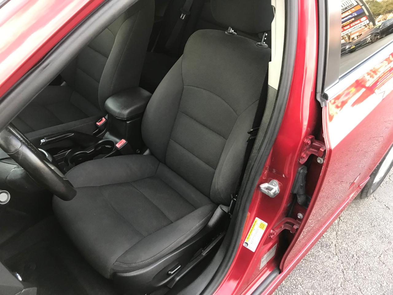 Chevrolet Cruze  2012