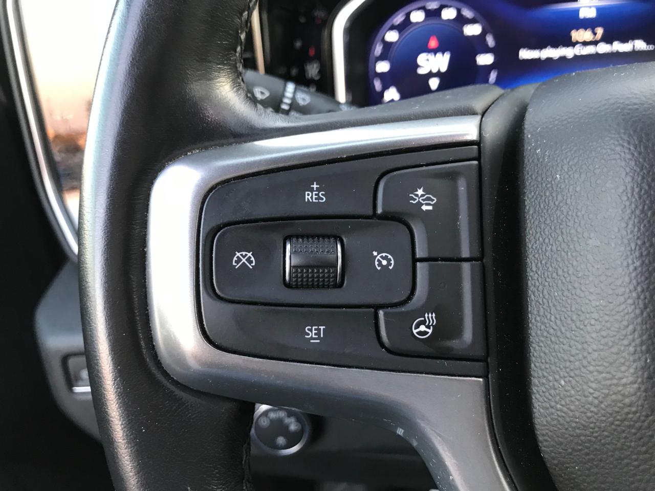 Chevrolet Silverado 1500 LT-L Crew Cab 4WD 2022