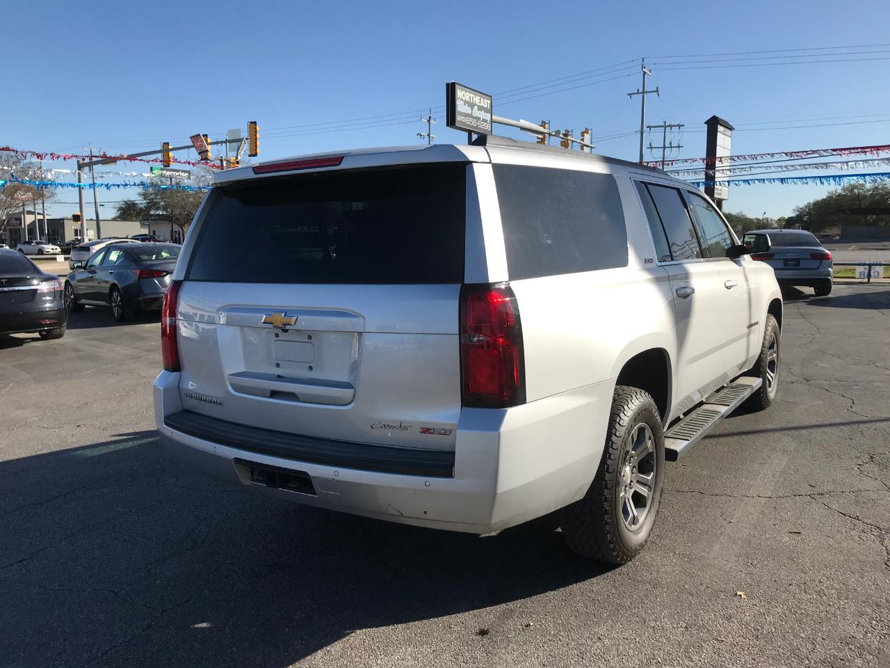 Chevrolet Suburban  2015