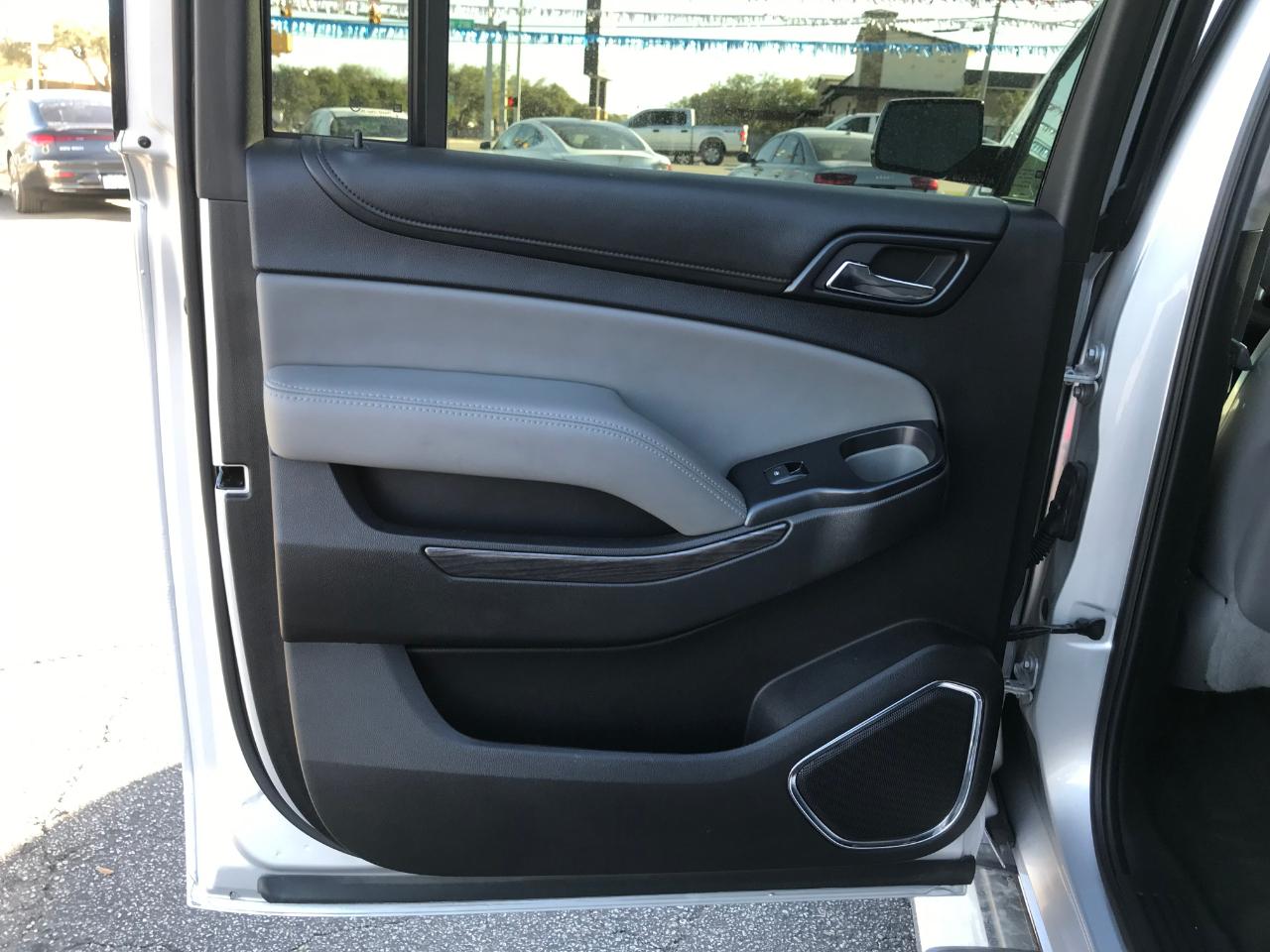 Chevrolet Suburban  2015