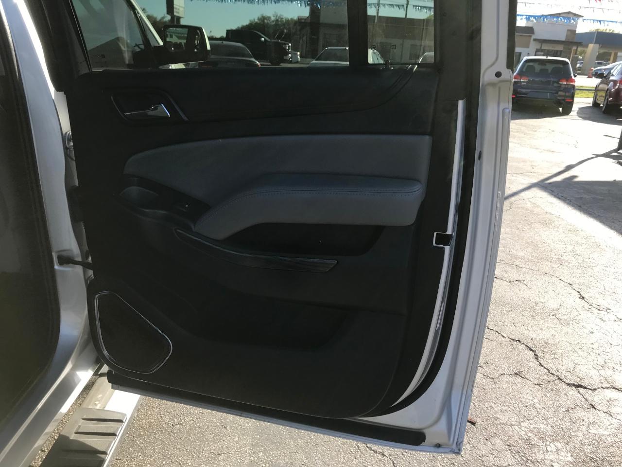 Chevrolet Suburban  2015