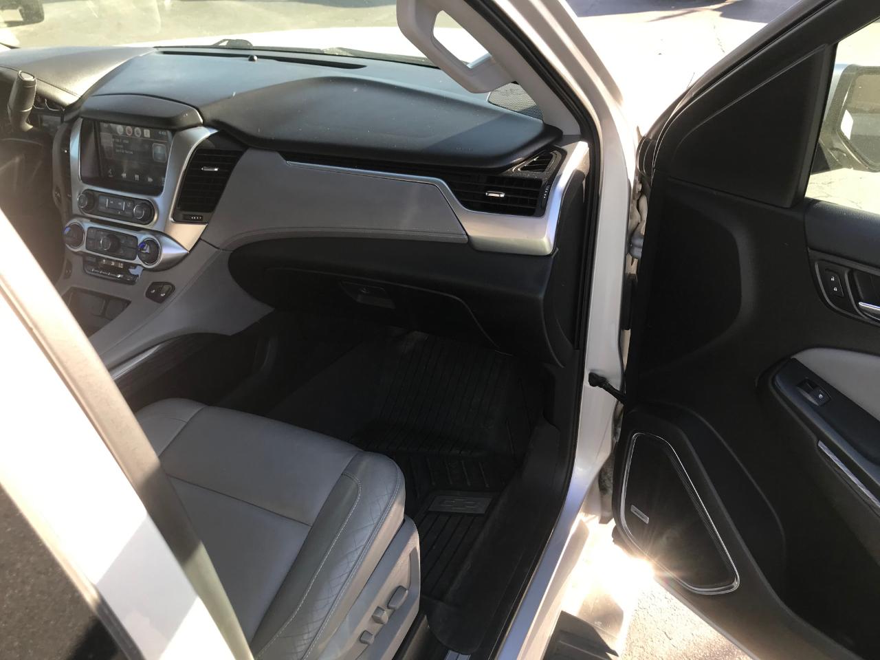 Chevrolet Suburban  2015