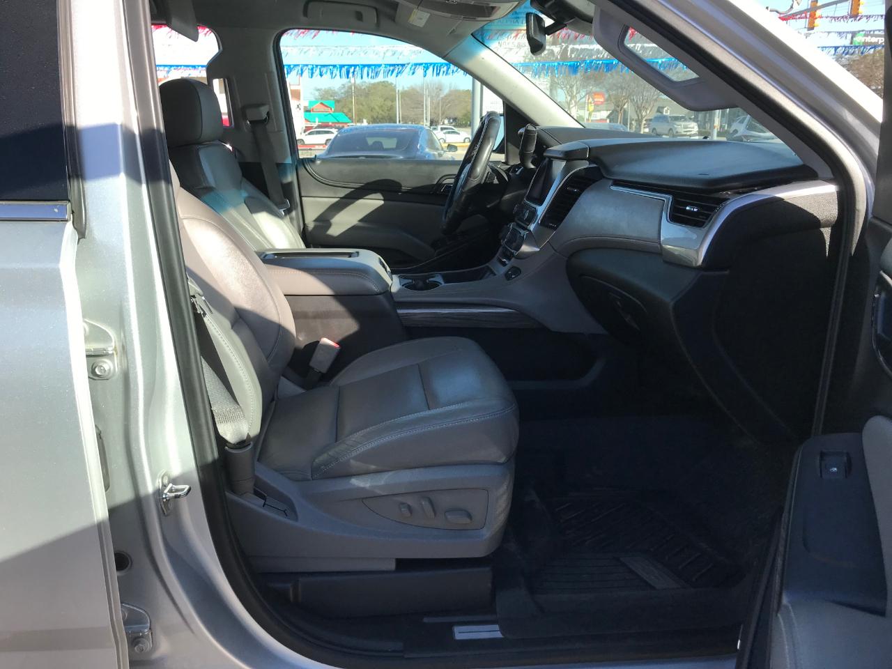 Chevrolet Suburban  2015