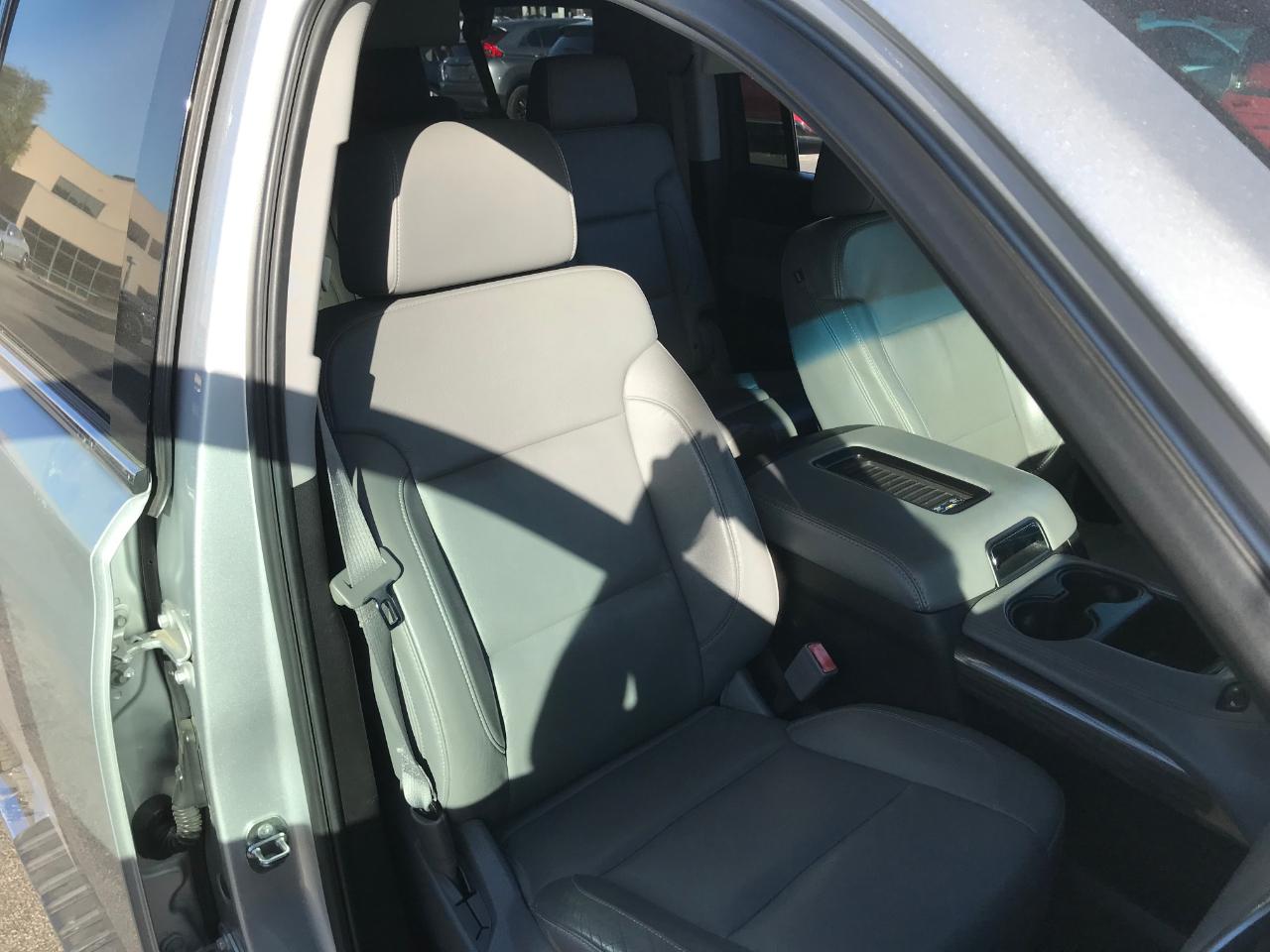 Chevrolet Suburban  2015