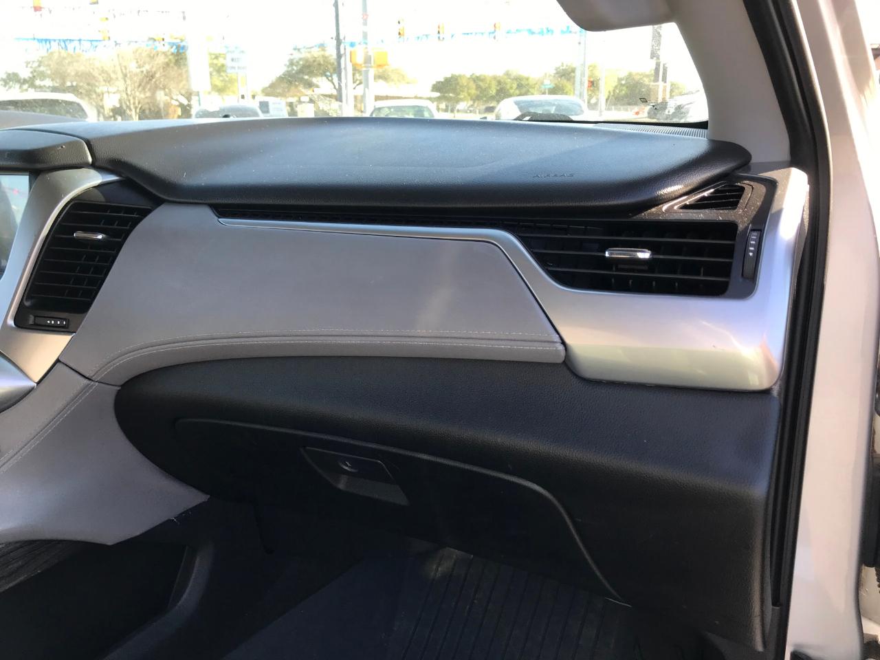 Chevrolet Suburban  2015