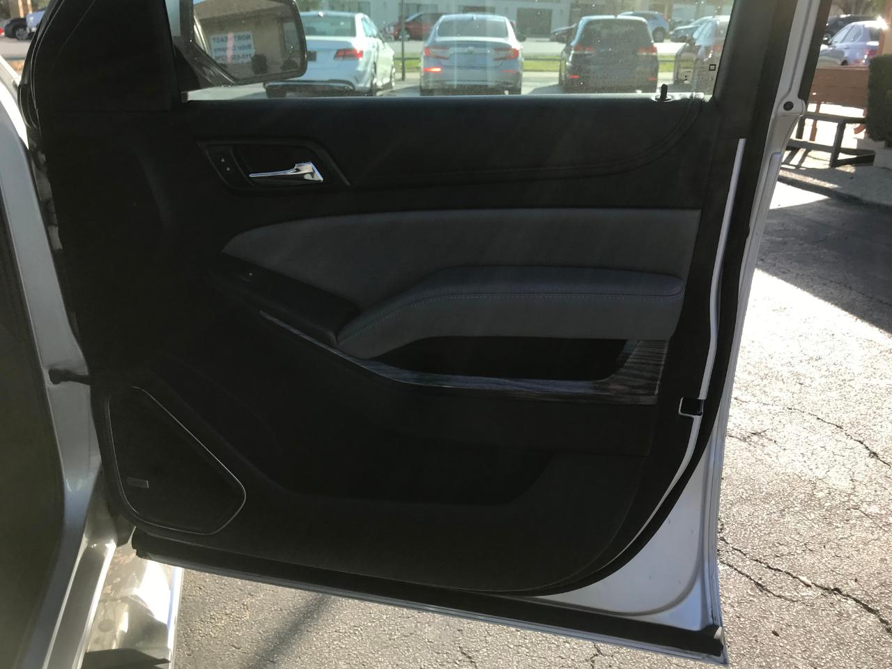 Chevrolet Suburban  2015