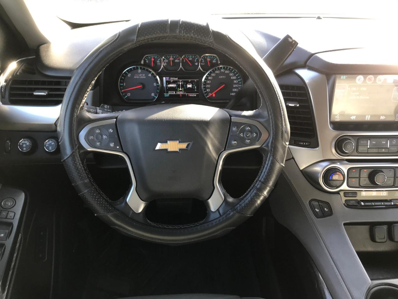 Chevrolet Suburban  2015