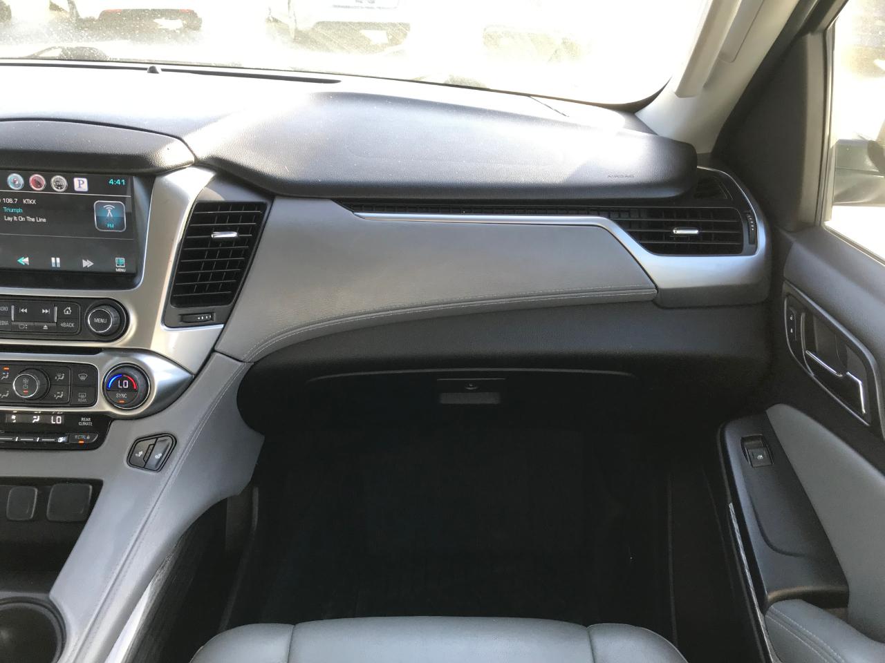 Chevrolet Suburban  2015