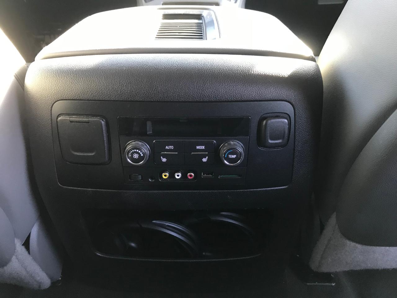 Chevrolet Suburban  2015