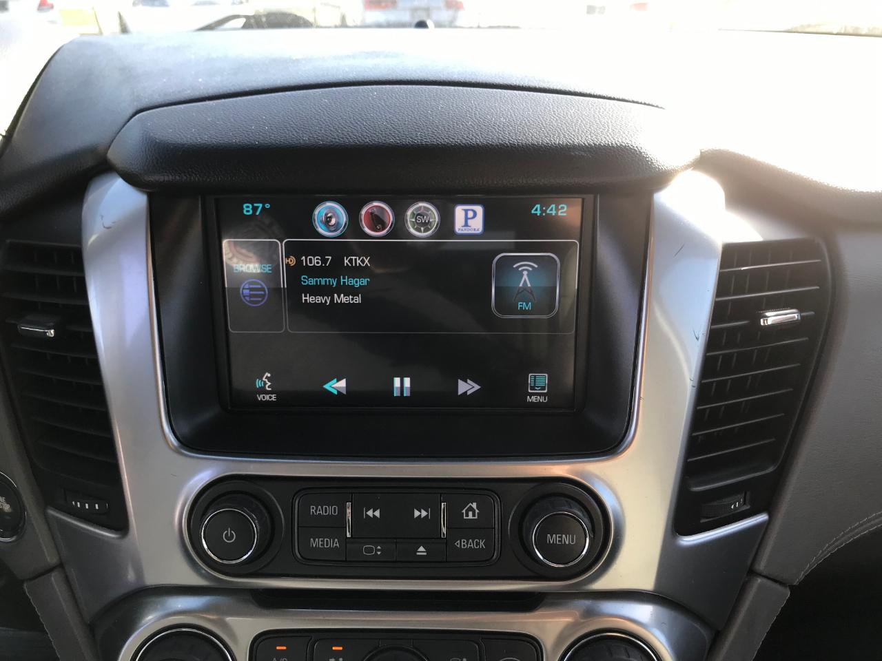 Chevrolet Suburban  2015