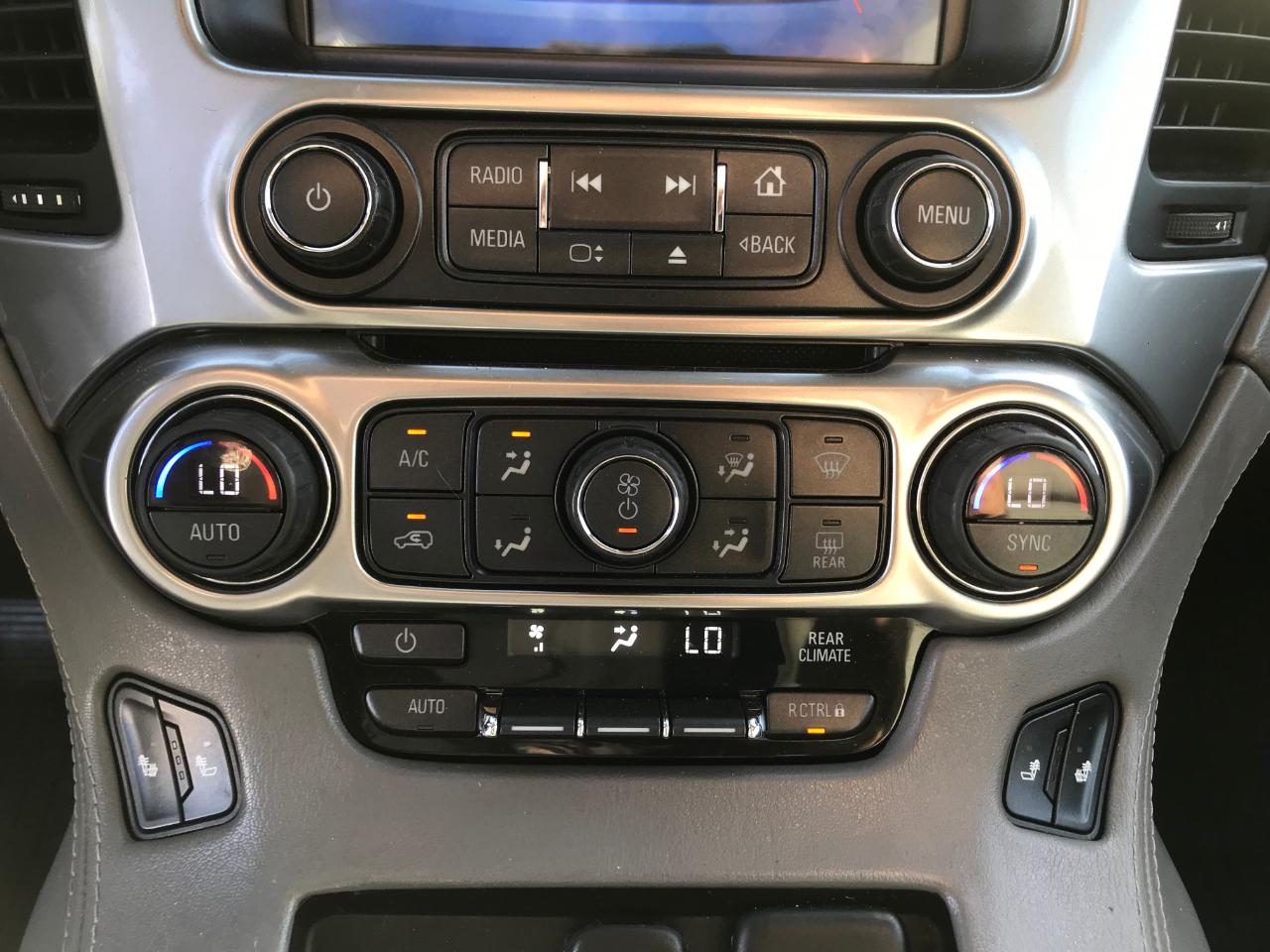 Chevrolet Suburban  2015